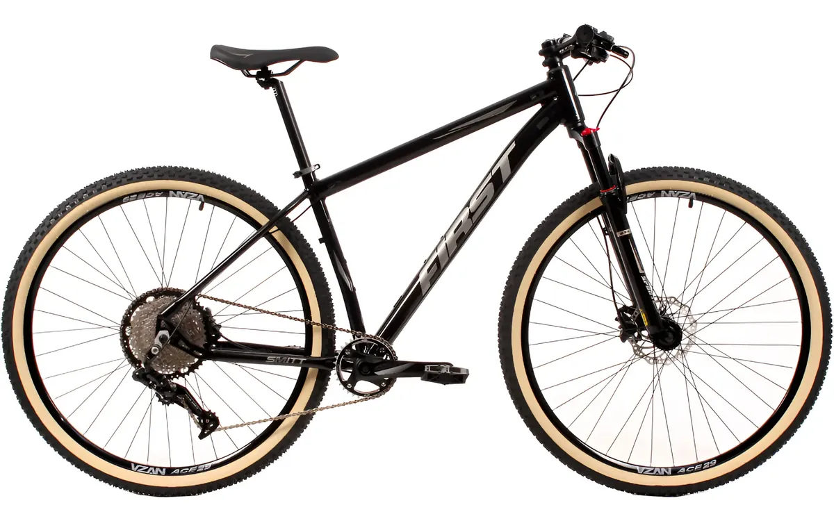 Bike First Smitt Aro 29 12v - Freios Hidráulicos e Suspensão Trava
