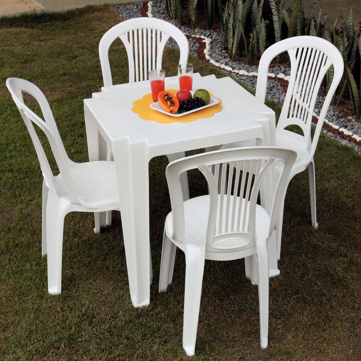 Conjunto de Mesa Tambaú e 4 Cadeiras Atalaia Plástico Tramontina — foto 14